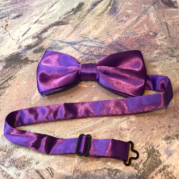 NWOT purple satin bowtie, pre-tied - Picture 2 of 11